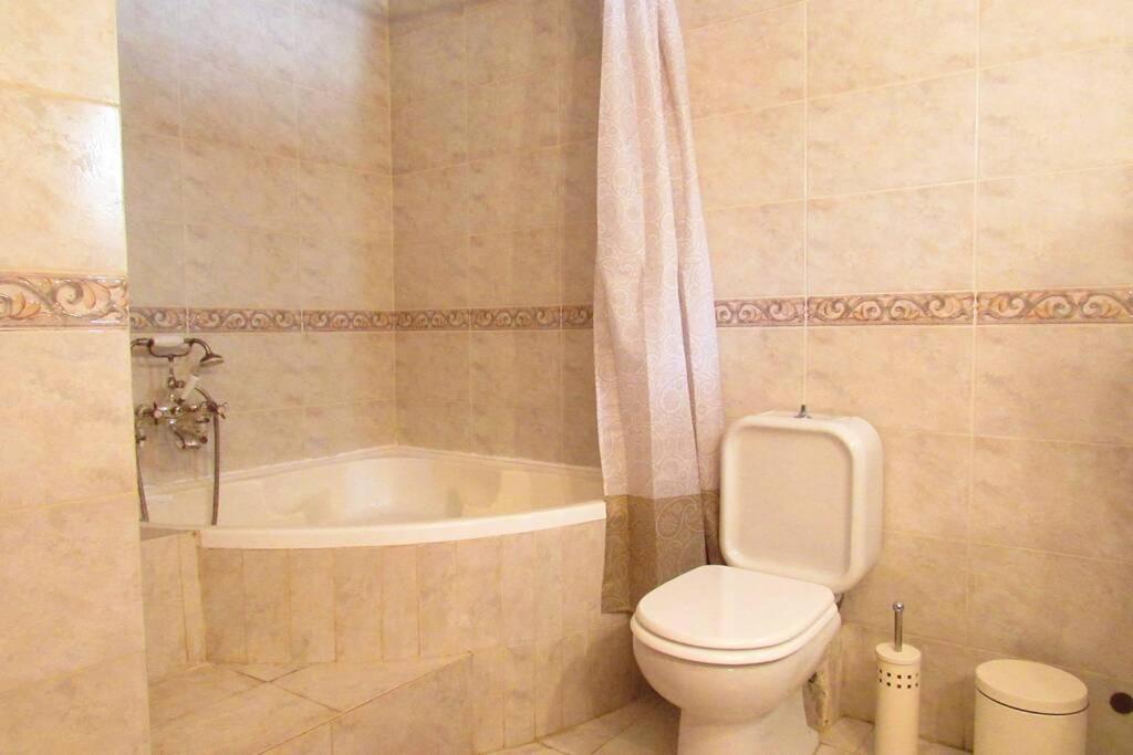 Christie'S Ground Floor Apartment By The Sea กาโตกัตซา ภายนอก รูปภาพ